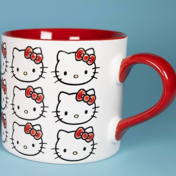 Hello Kitty Christmas Advent Calendar and Mug Set - Picture 10 of 11